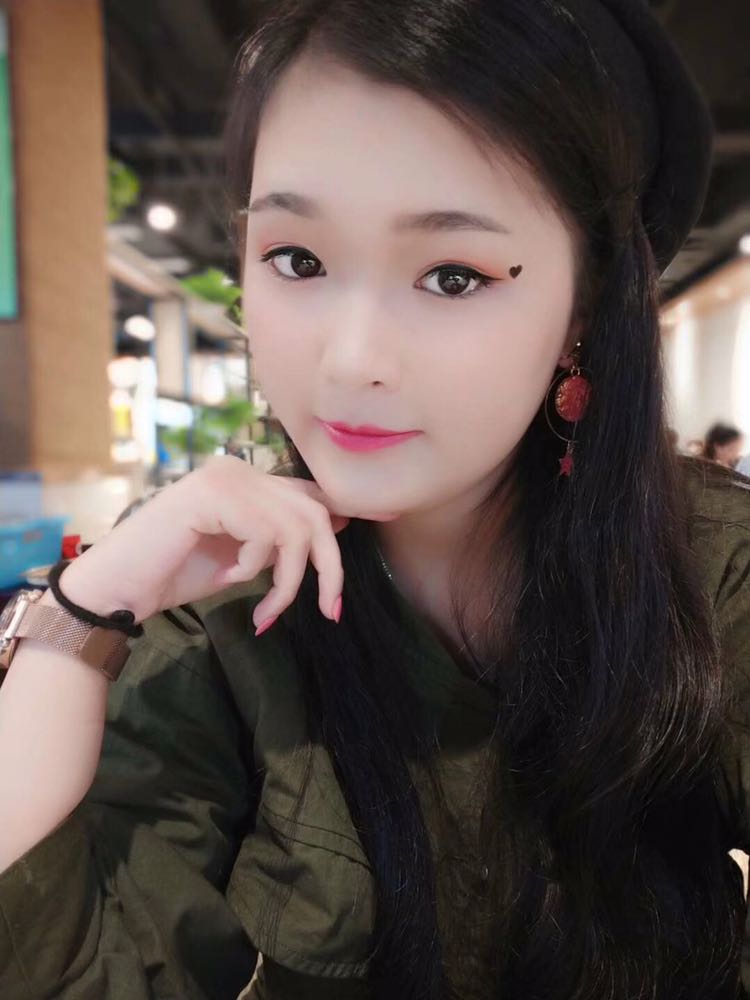 各种耳环耳夹 有需要的可以找我拿货 招代理