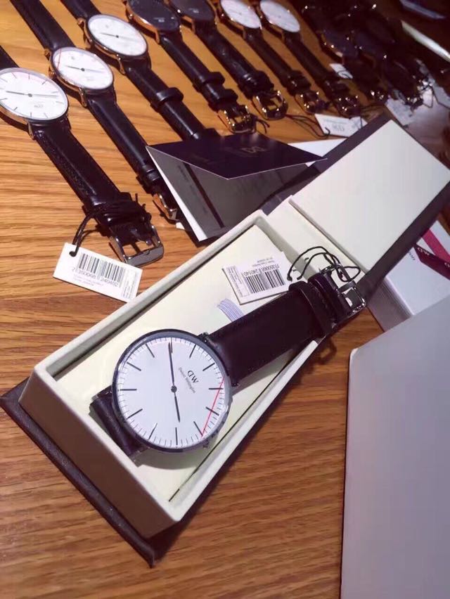 潮牌1:1复刻奢侈品货源 专柜同步品质  出厂价格直销