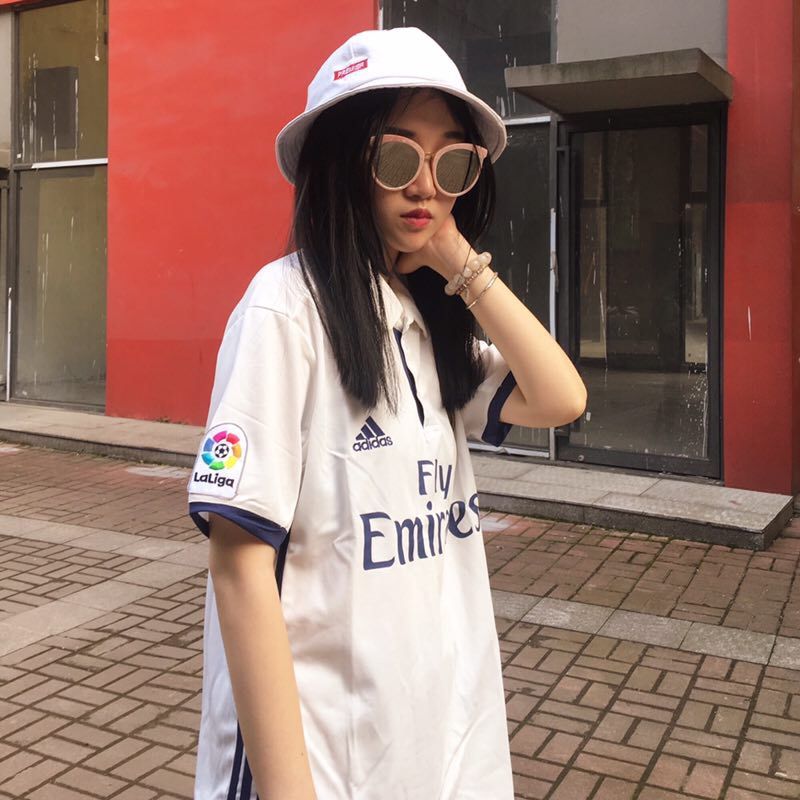 各种潮牌fake 无论衣服鞋子包包帽子 应有尽有 直接与工厂对口