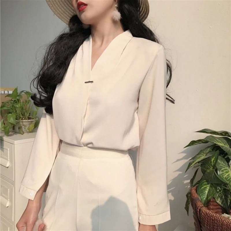 小檬姐姐店铺 主营衣服/鞋子/裤子/彩妆 价格实惠