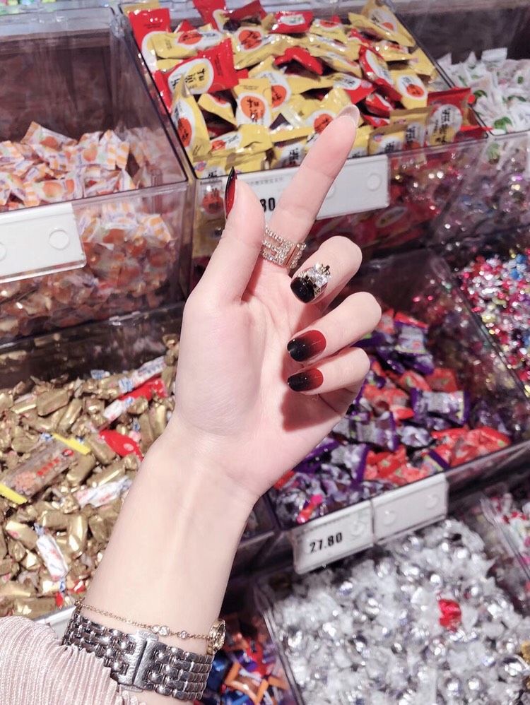 据美宣然穿戴美甲诚招代理 可以反复使用