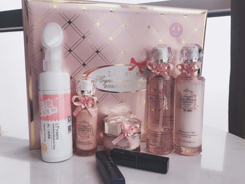 由玻尿酸主打深层补水的护肤品