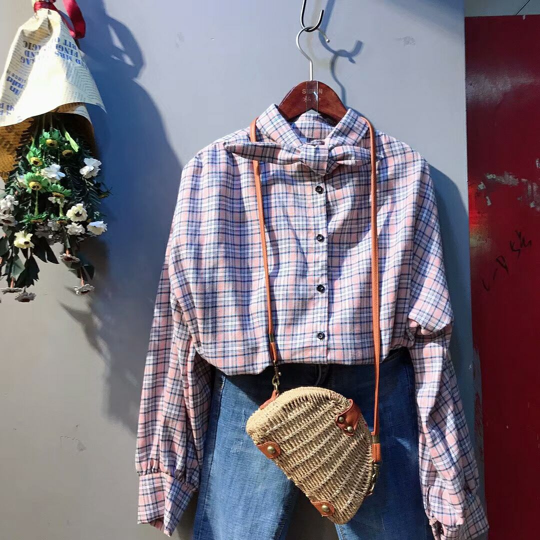 精品服饰   口红香奈儿，香水，气垫，奥薇兰，眼影