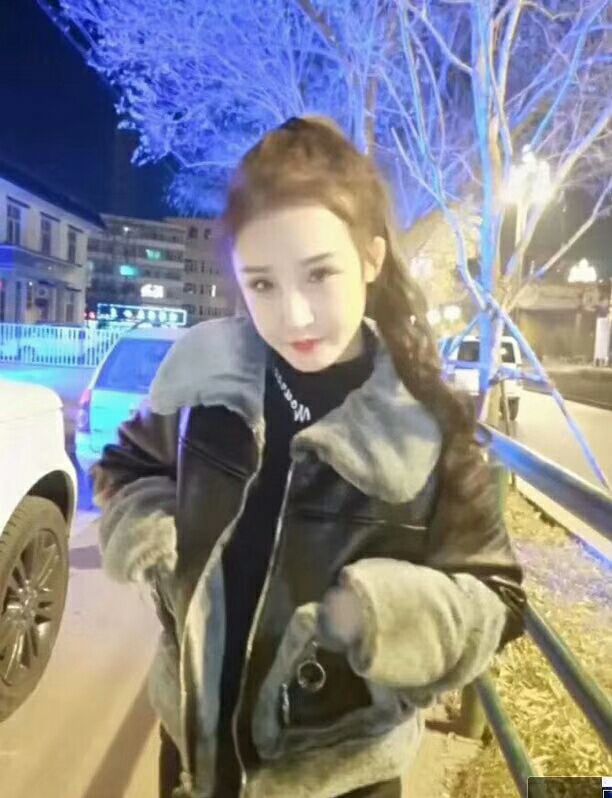 婷婷低价彩妆网红衣服+招代理