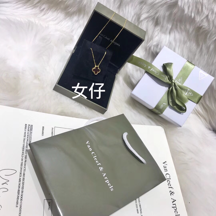 鞋子 围巾 衣服 饰品货源 招代理 一件代发 质量绝对过关
