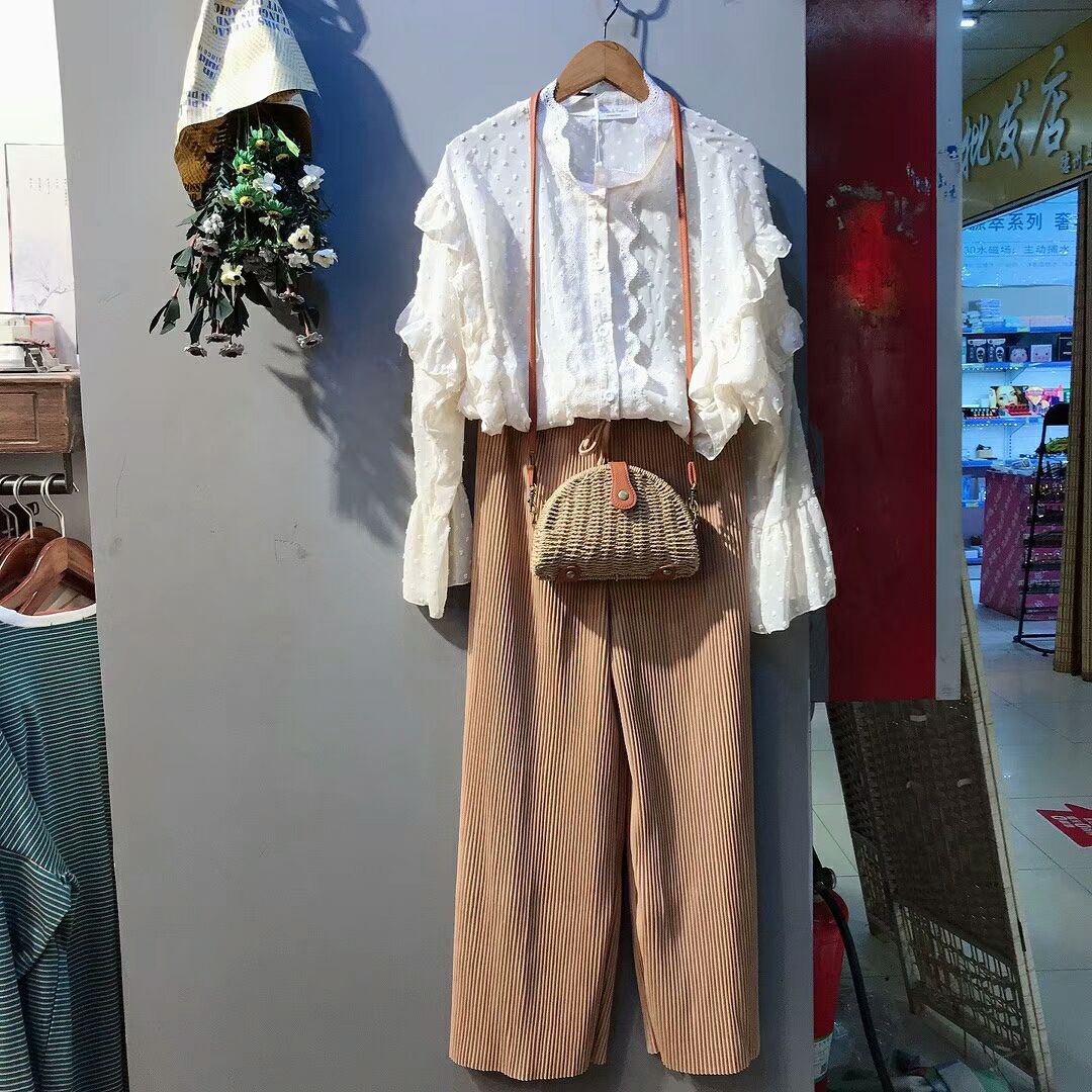 精品服饰   口红香奈儿，香水，气垫，奥薇兰，眼影