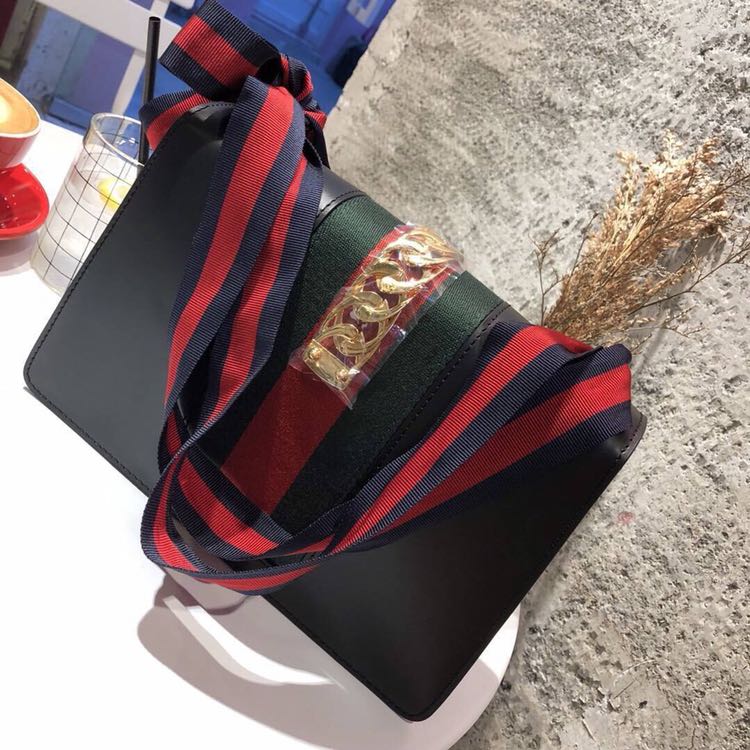 鞋包 打底衫 各种配饰 招代理 应用尽有