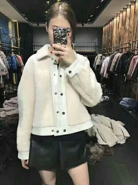 婷婷低价彩妆网红衣服+招代理