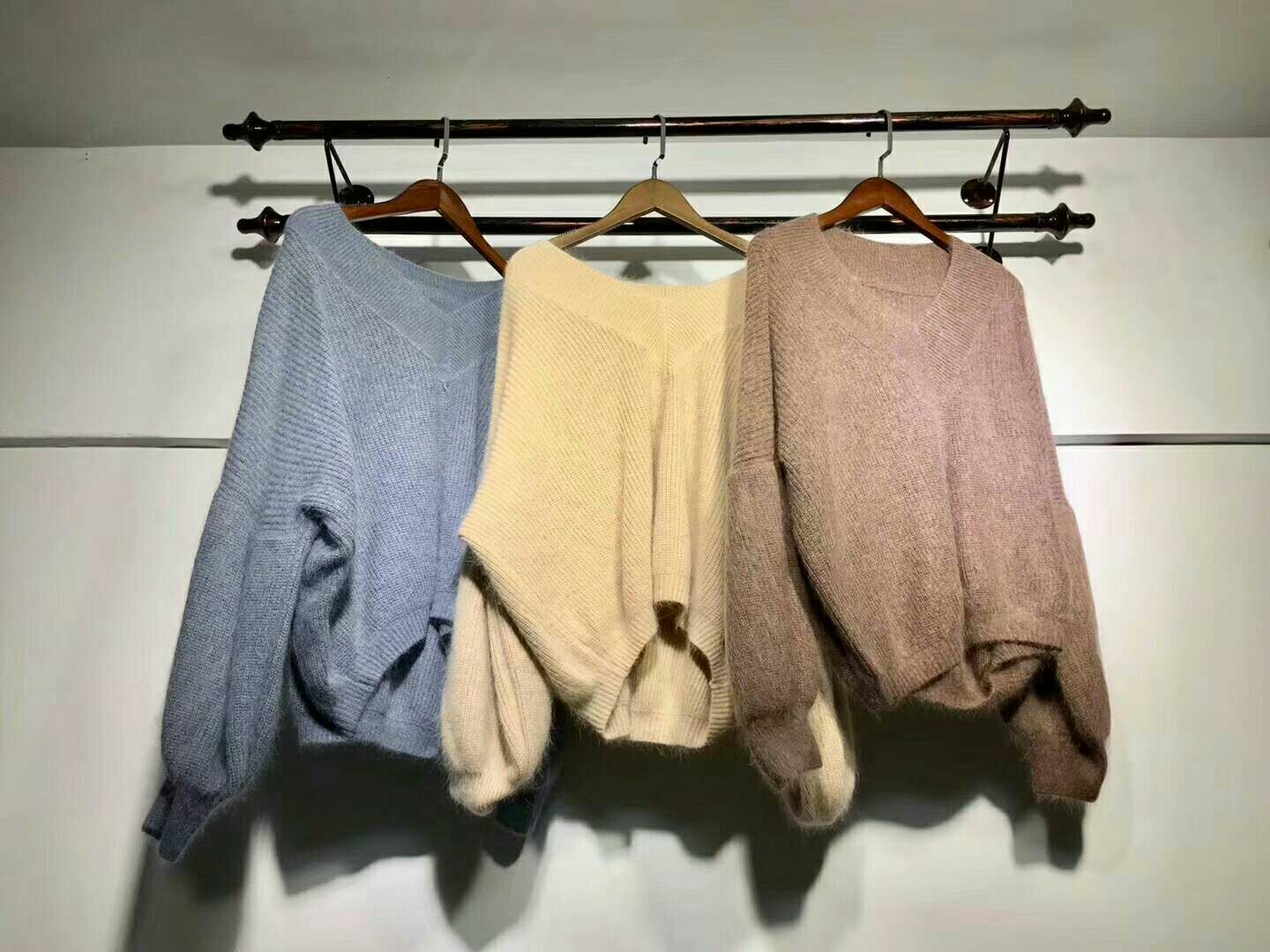 各种好看的衣服/精仿美妆/瘦身产品/独家零食/收代理