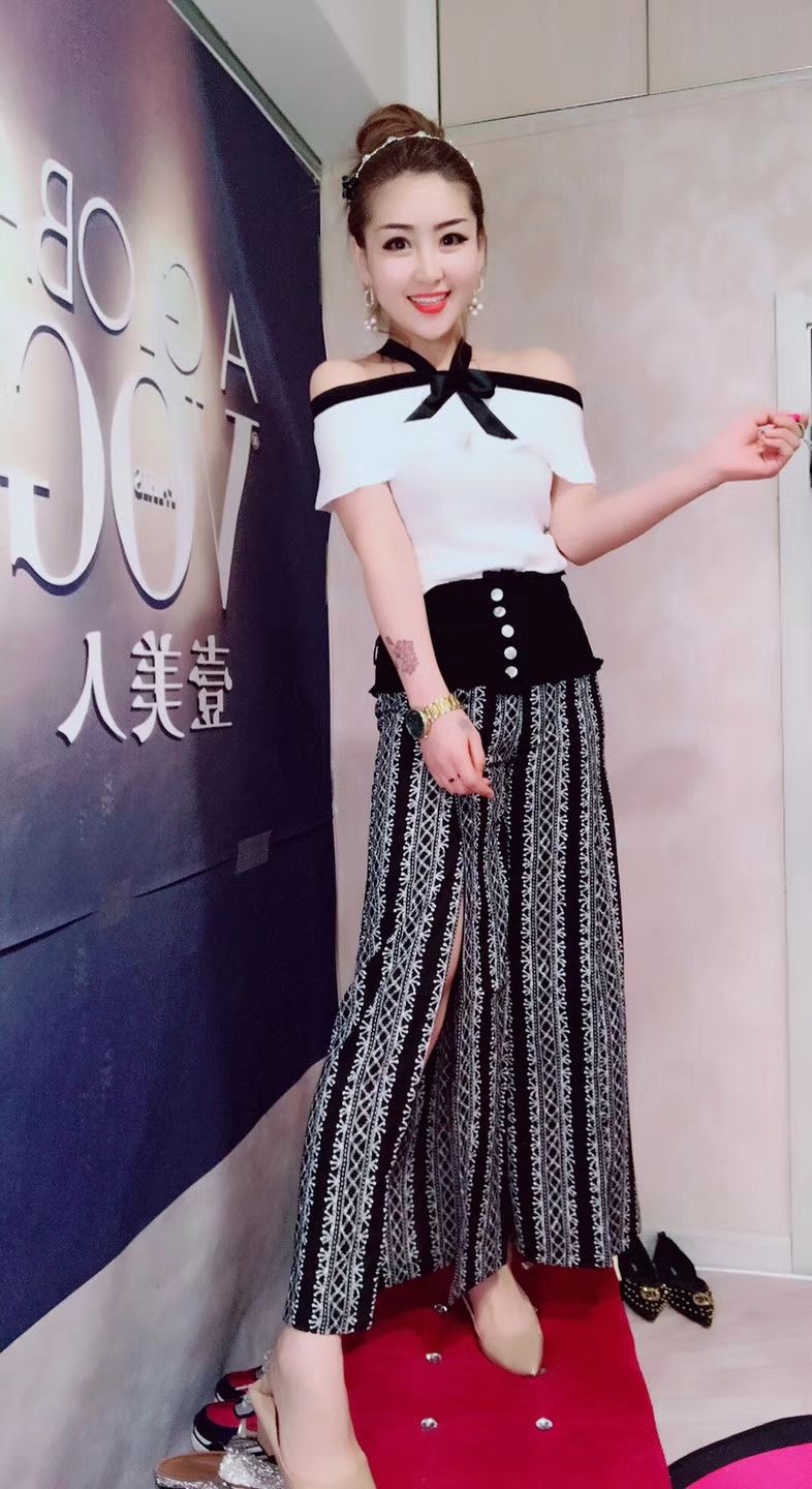 正版欧货女装，显瘦又时髦，价格很亲民，诚招代理