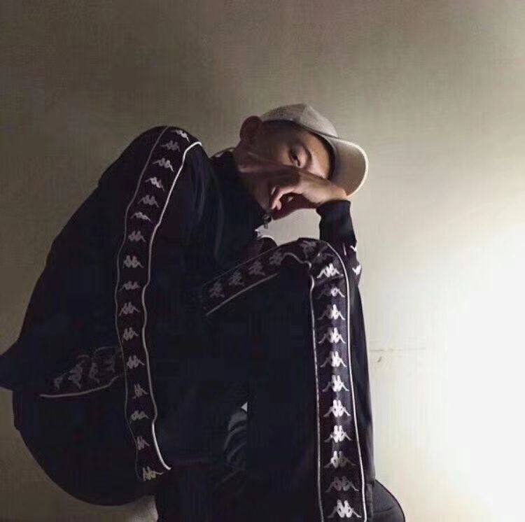 潮牌衣服 鞋子 想赚钱更想交友