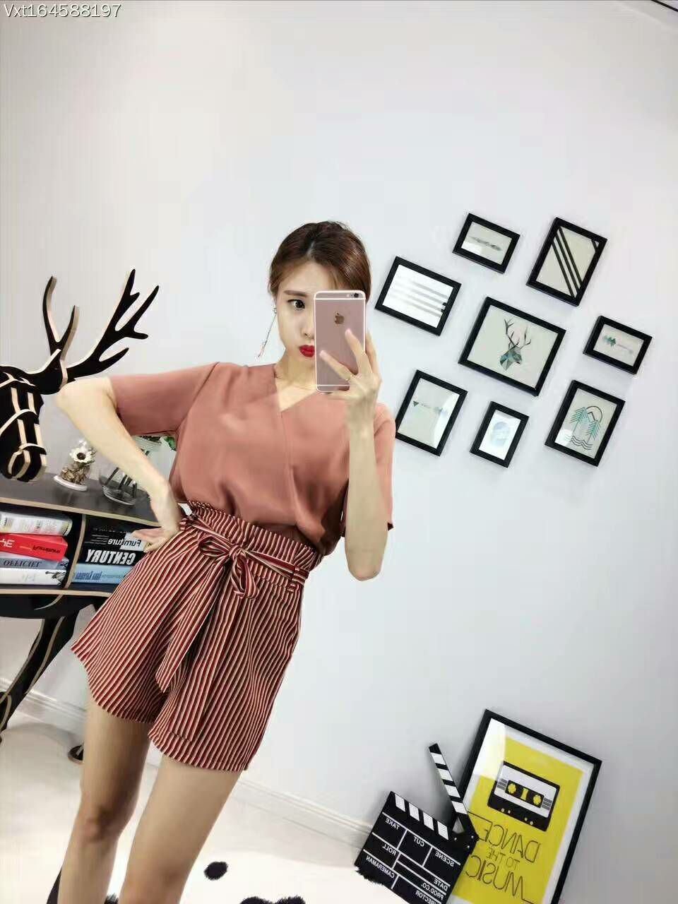 招女服装代理 实体店满2000打95折