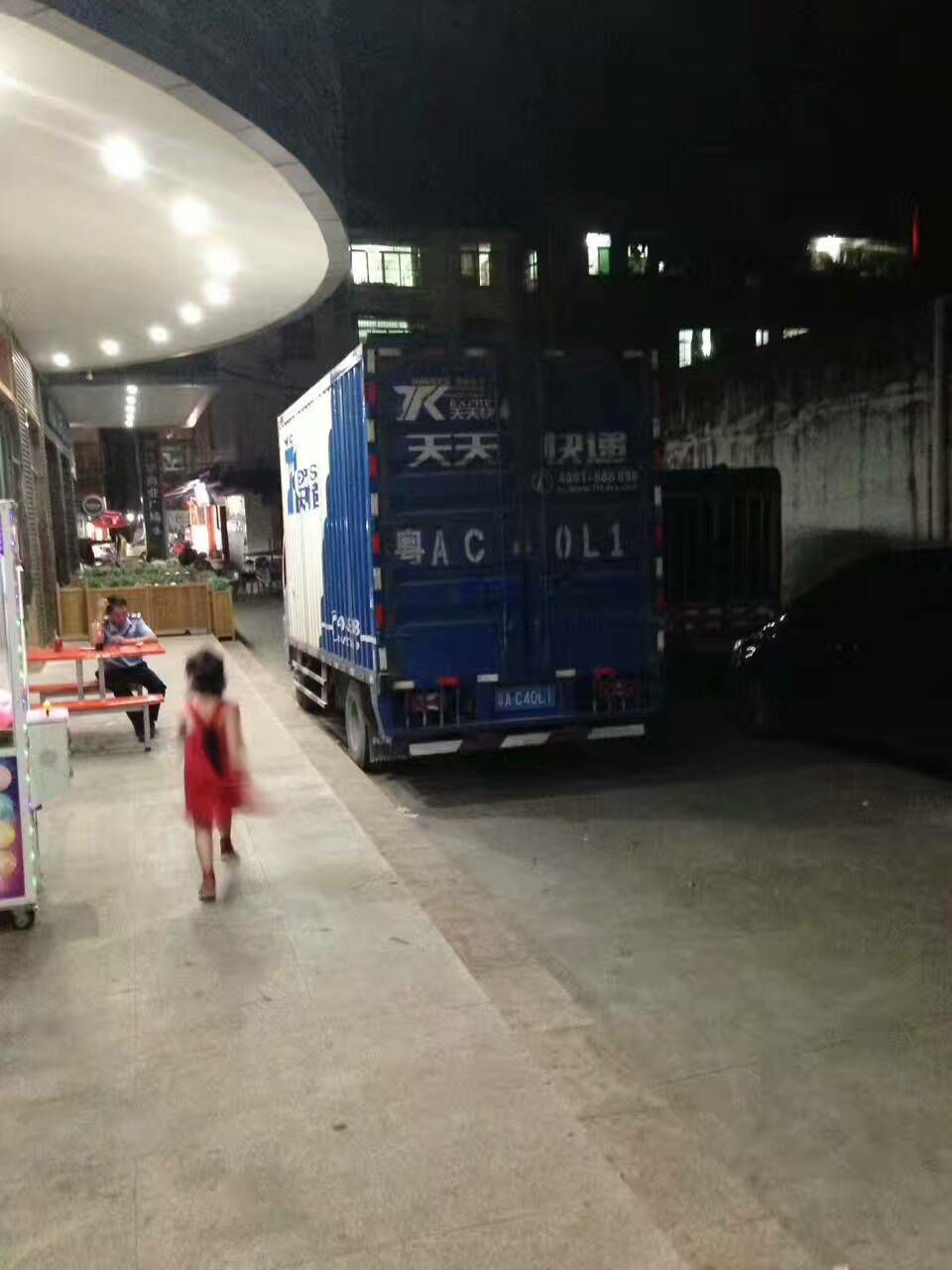 服装免费代理，源头厂家，一手货源
