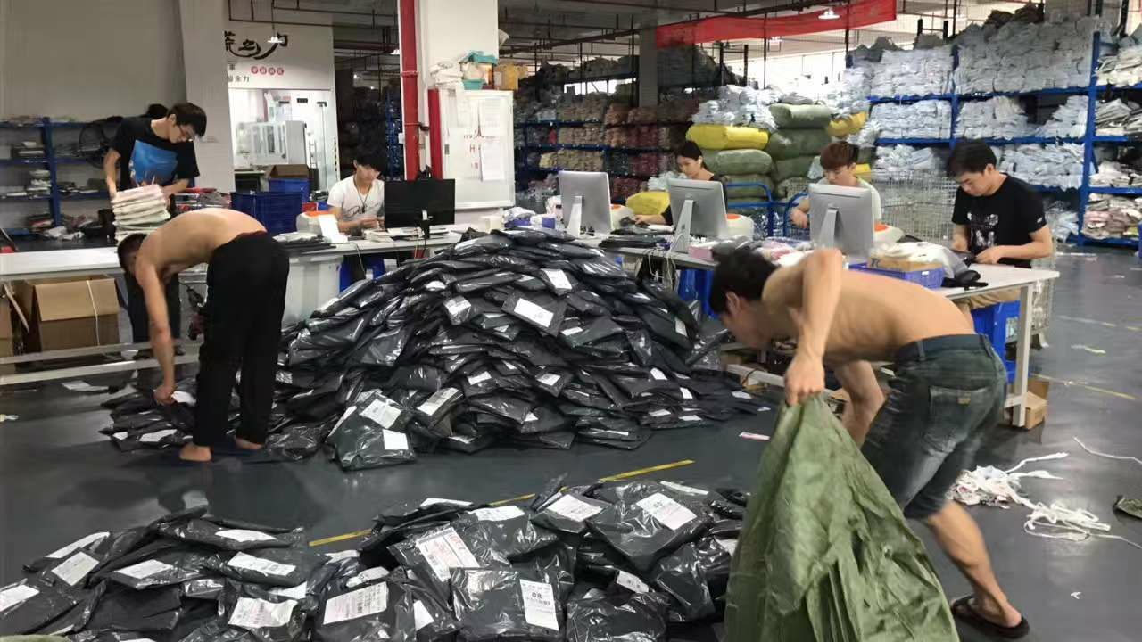 女装工厂招代理 只要你想来不怕你不会