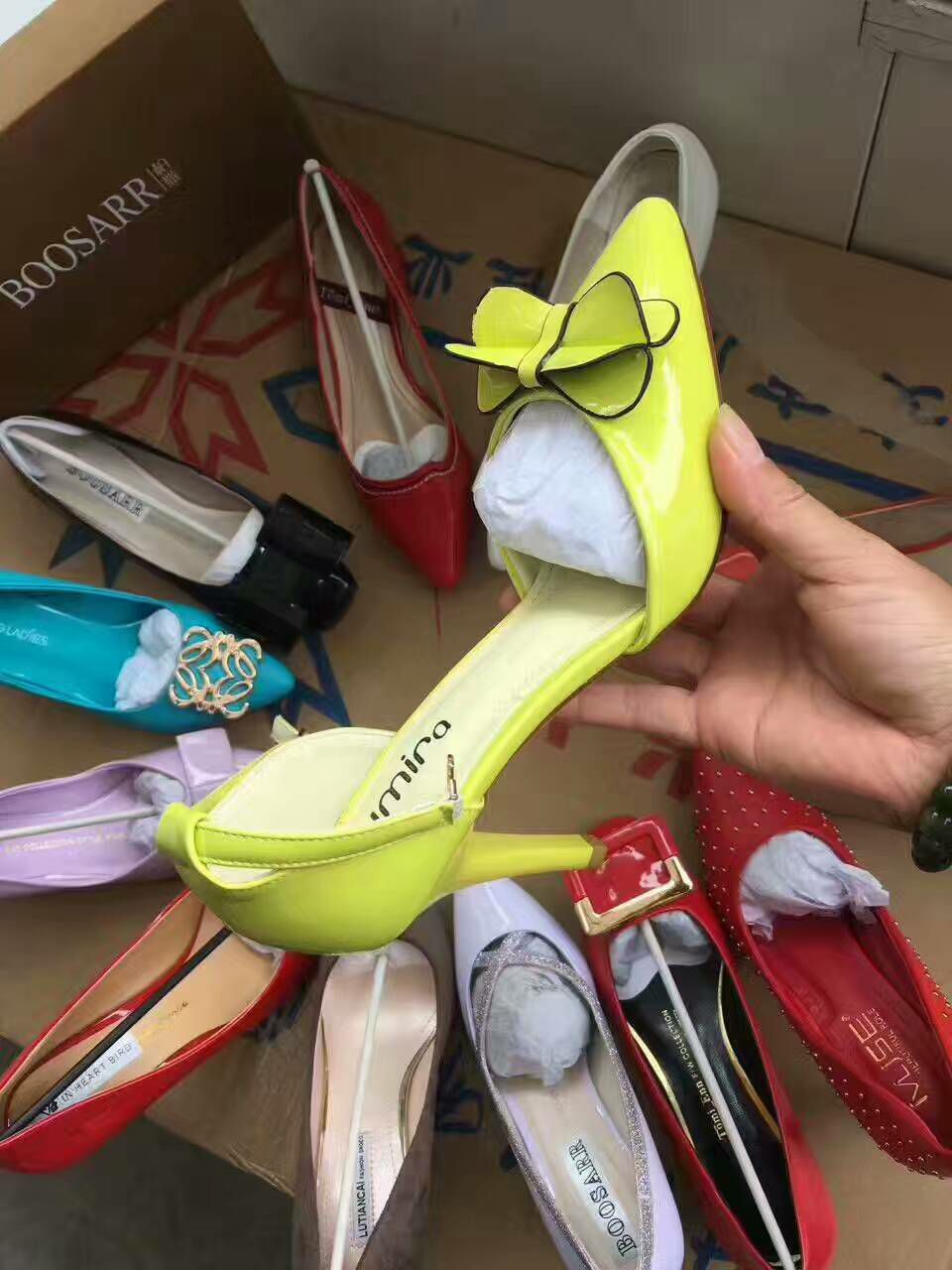 低价各种鞋与童装批发 大量现货厂家直销 招加盟代理