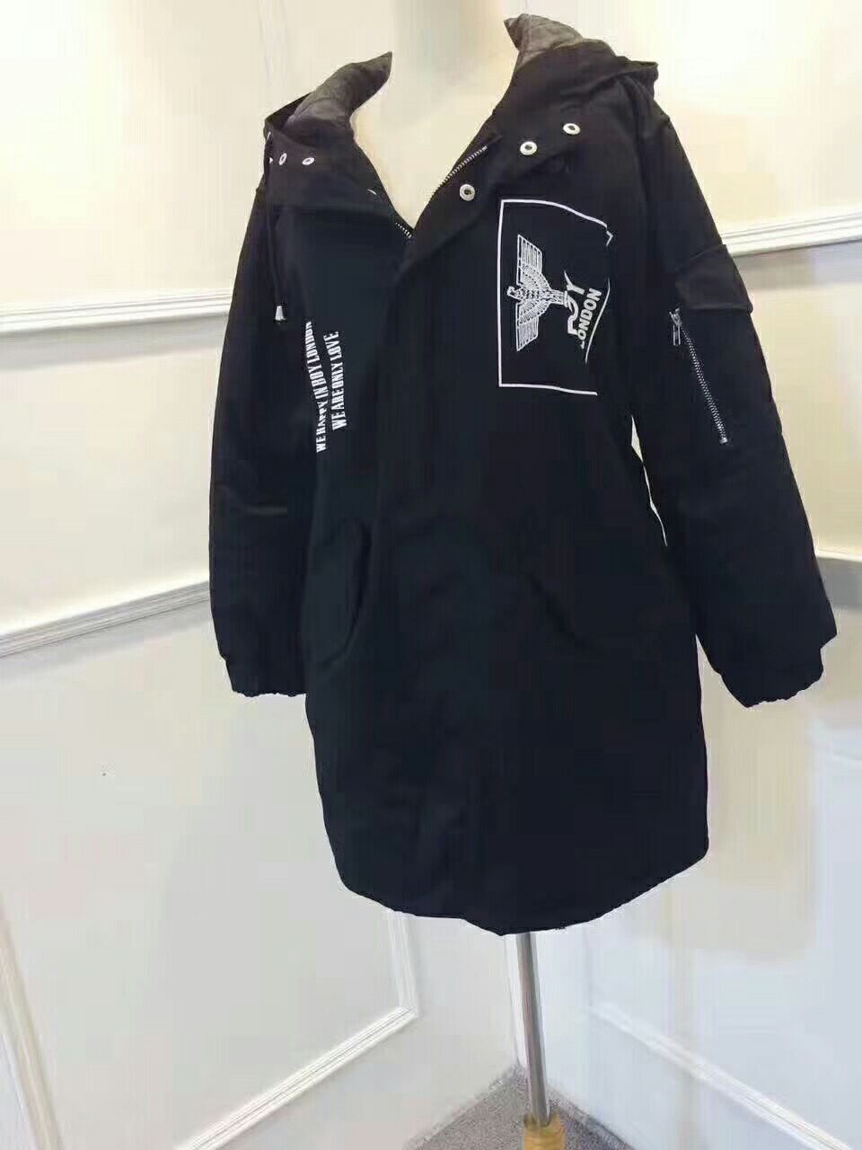衣身难忘服装店 大牌服装货源 当季潮流款 拿图问价