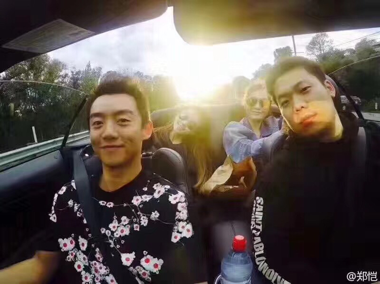 潮牌复刻免收代理 有意向的来找 保证赚钱