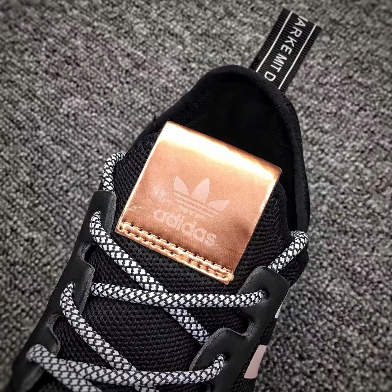 阿迪达斯 专柜品质 NMD R1 真标真爆新配色
