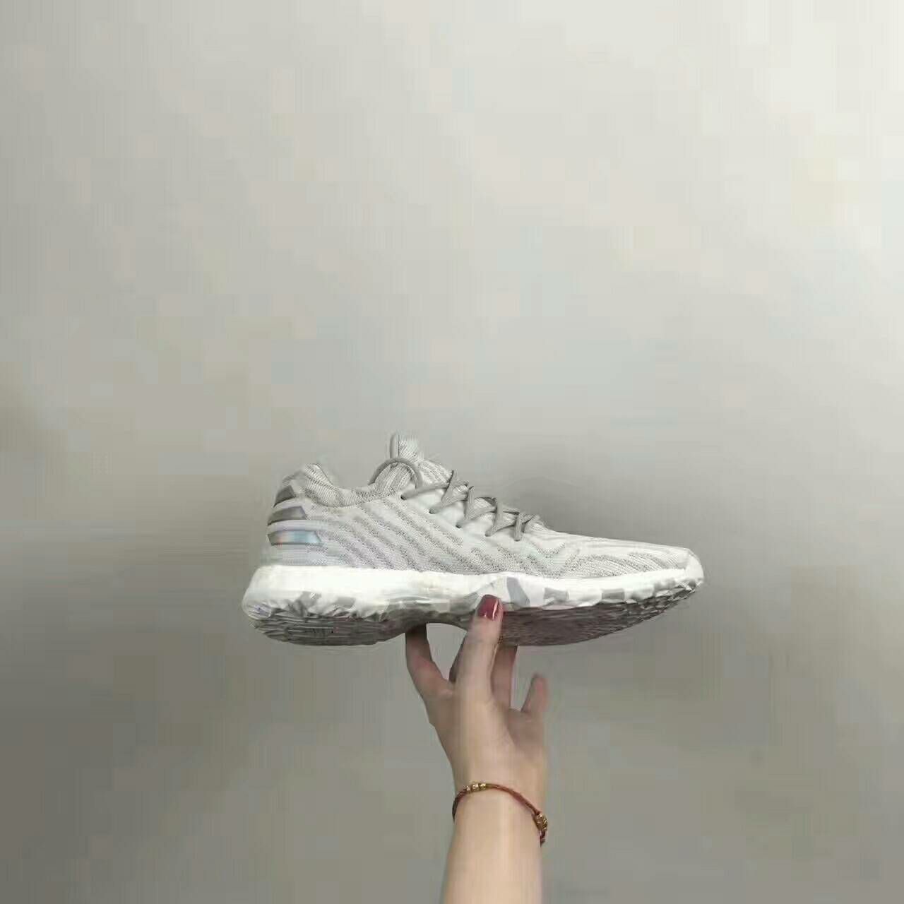 各品牌潮鞋招收代理哦 欢迎咨询