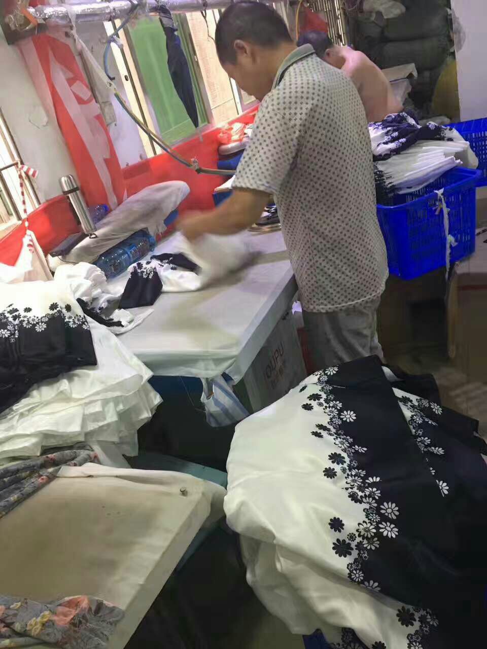 希梦女装，源头厂家，一件代发，春夏秋冬款都有