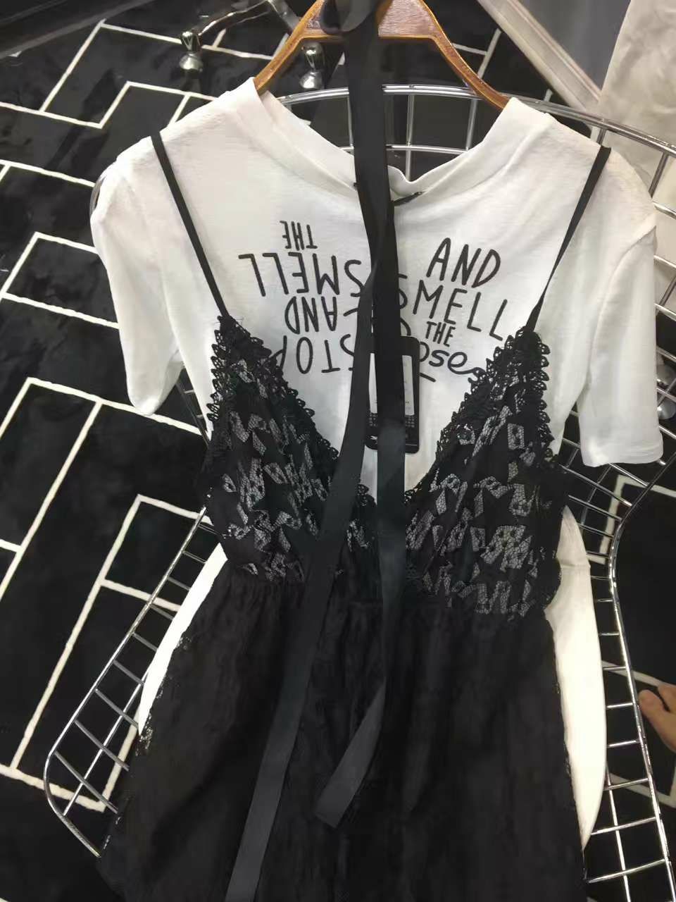 女装工厂招代理 只要你想来不怕你不会