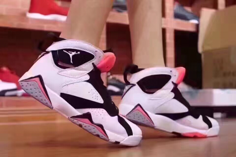 主营潮鞋衣 拿图问价 物美价廉 欢迎砍价 ❗️