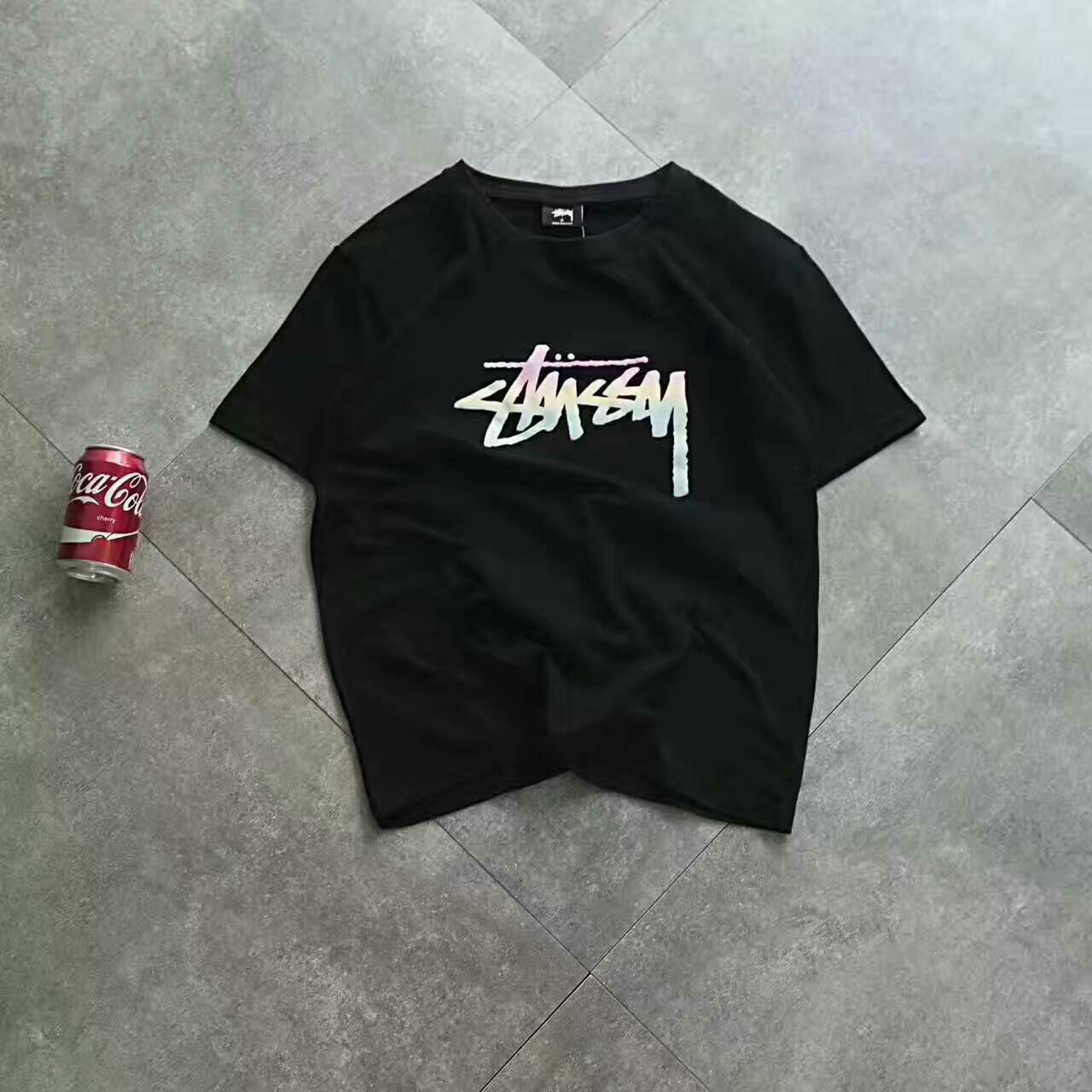 各种潮牌鞋子衣服 转发朋友圈即可赚钱 一件代发