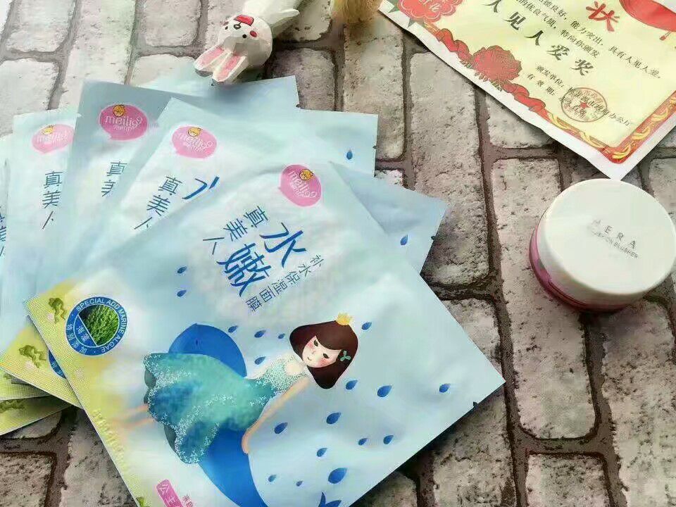 各种服装，男士，女士，情侣装，招收代理