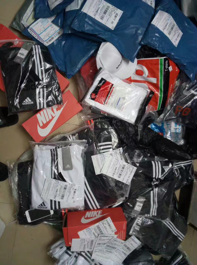 衣服潮牌代理 做得好一个月3k没问题