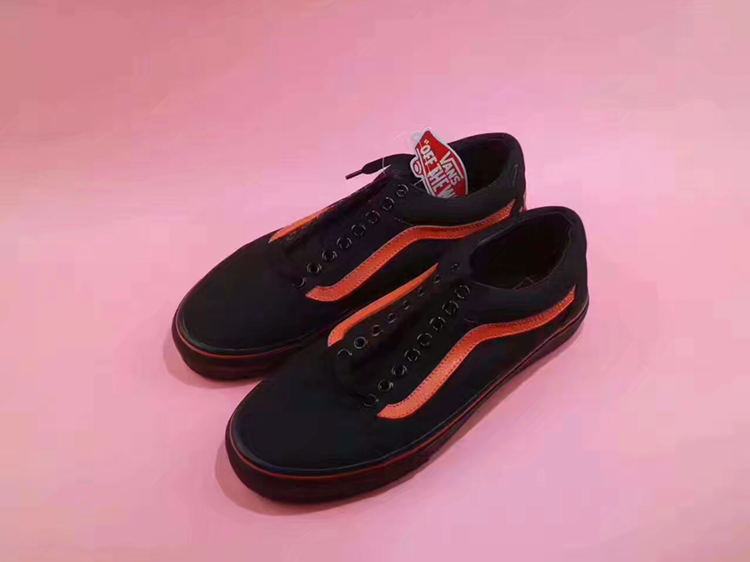 厂家直销一手货源，潮鞋，国外代购正品低价衣服