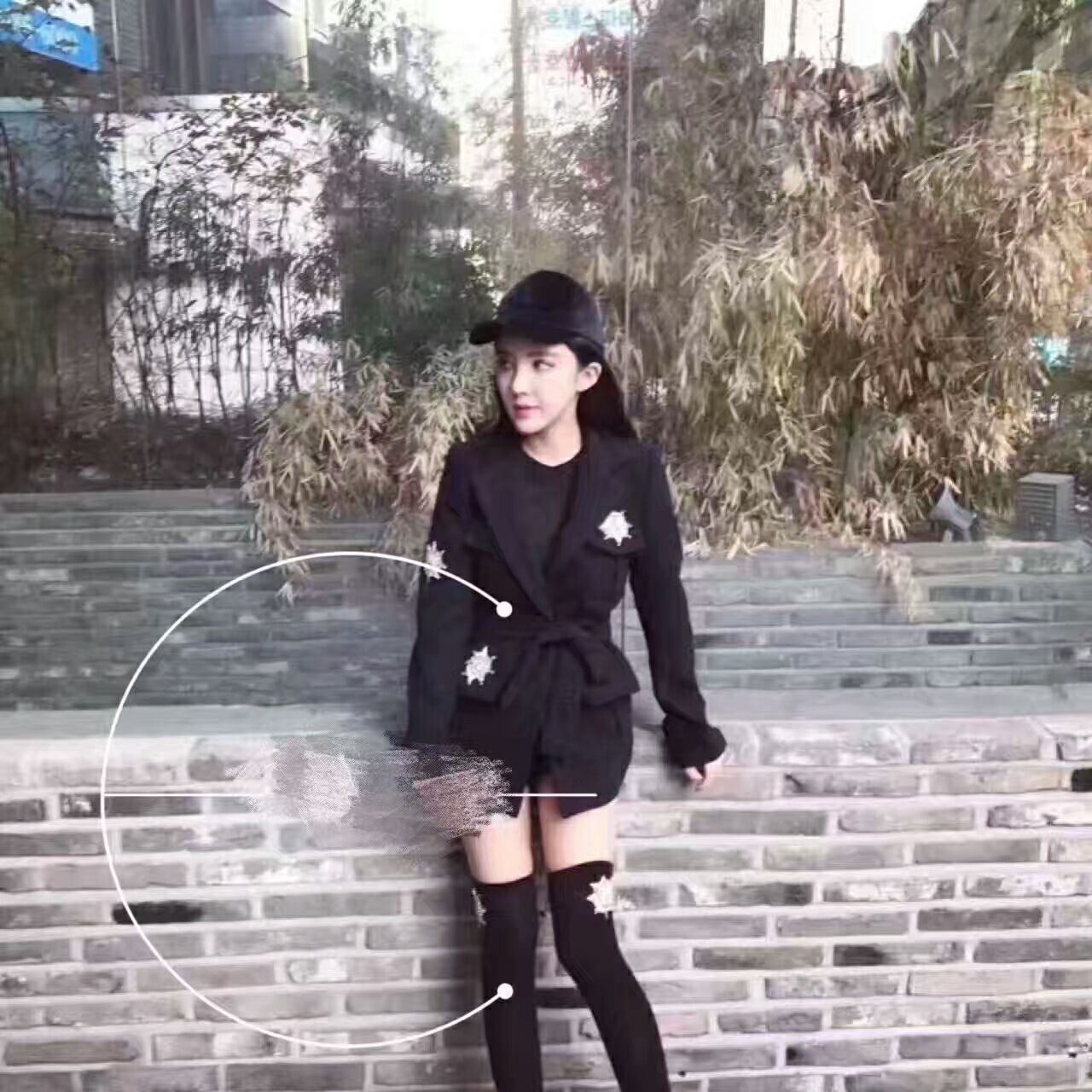 各种潮流大牌 美衣 彩妆 包包 饰品....加我微信哦~