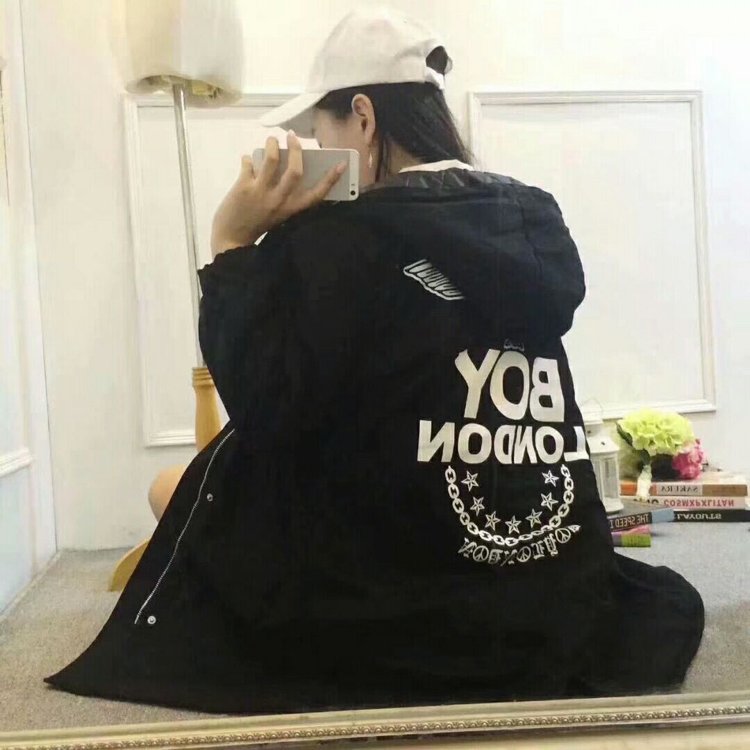 衣身难忘服装店 大牌服装货源 当季潮流款 拿图问价