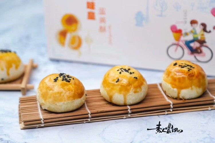 现摘水果，产地直发。品种丰富，精选货源全国各地、东南亚均有