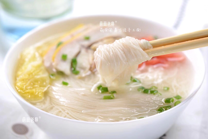 萌面爸鼻古法手工儿童面，“专治”你家不吃饭的宝宝。