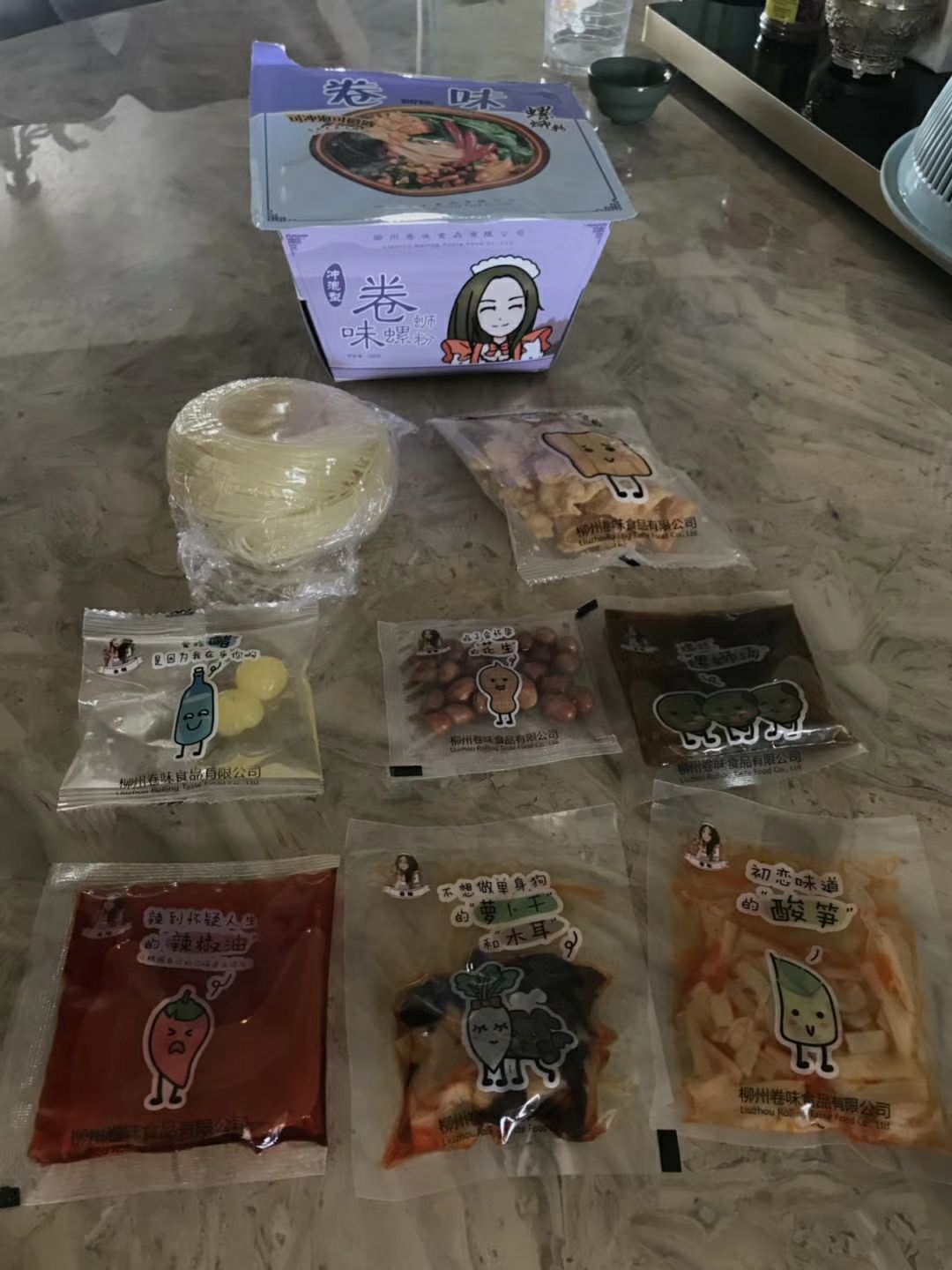 卷味螺蛳粉，水煮型和冲泡型，陈记酸辣粉，宽粉和细粉