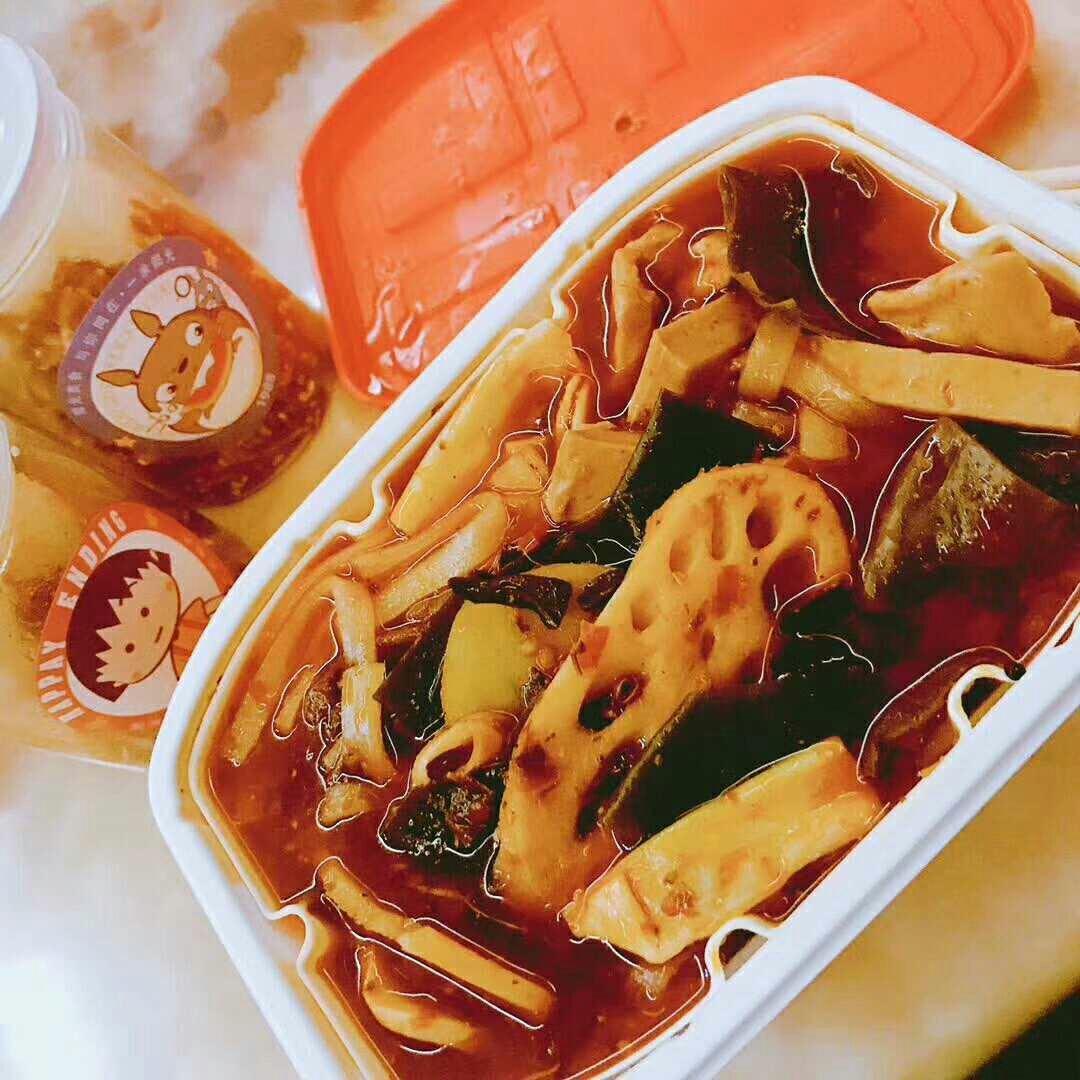 上百种零食小吃免费招代理 有辣的 也有不辣的