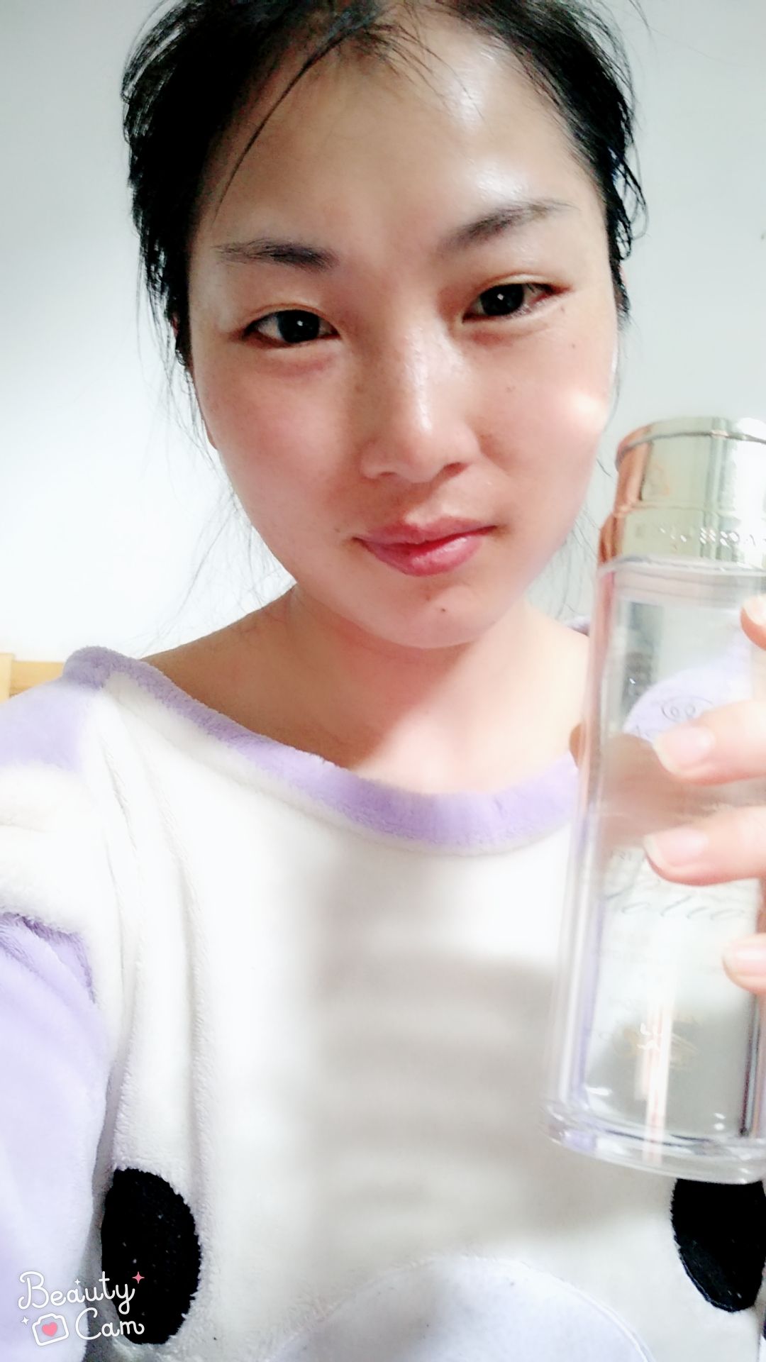 麦吉丽尽享素颜之美