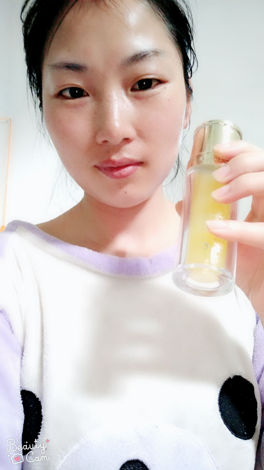 麦吉丽尽享素颜之美
