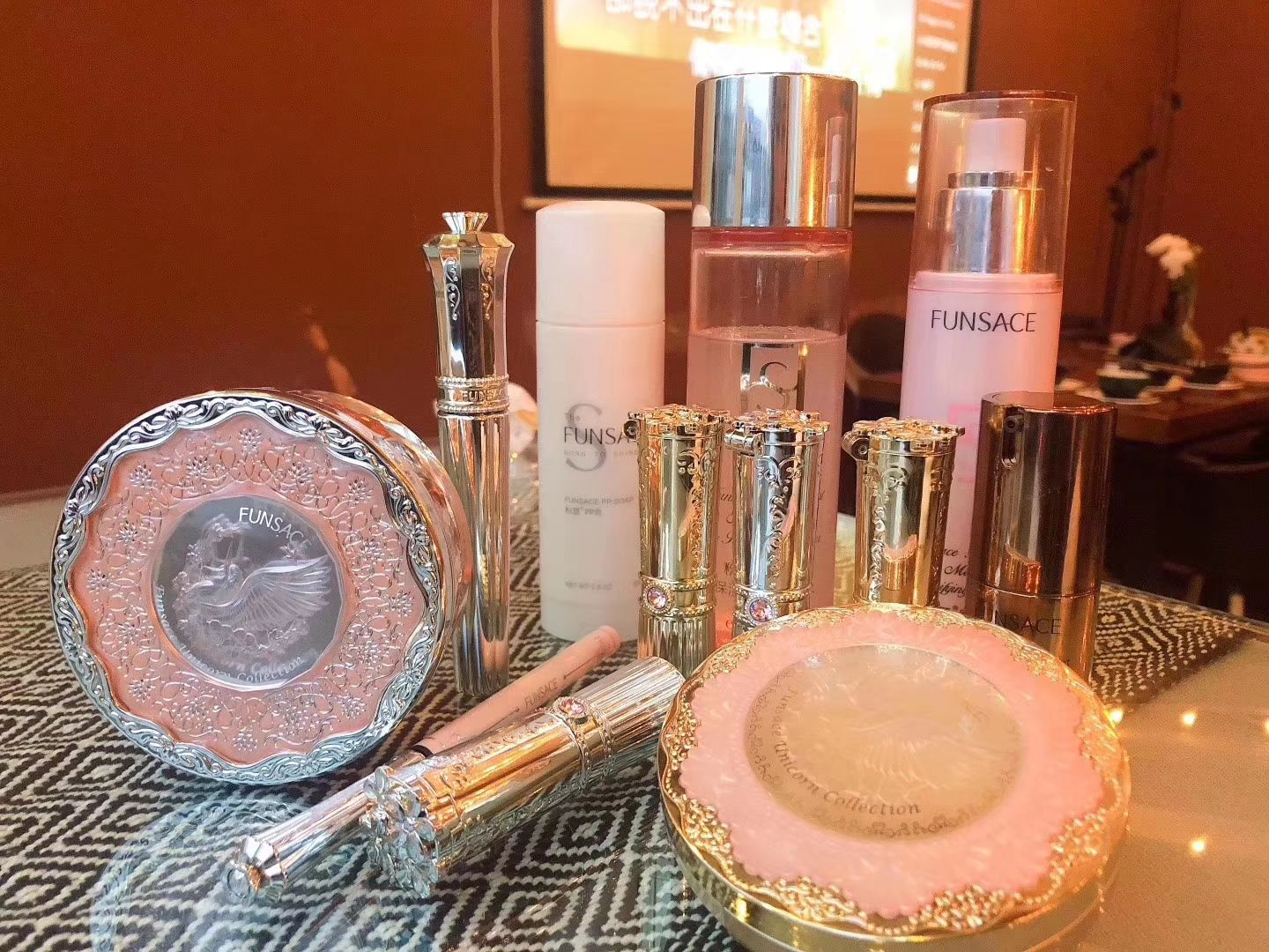 微澜.粉瑟大量招代理，一款自带流量产品，卖货简单，团队负责