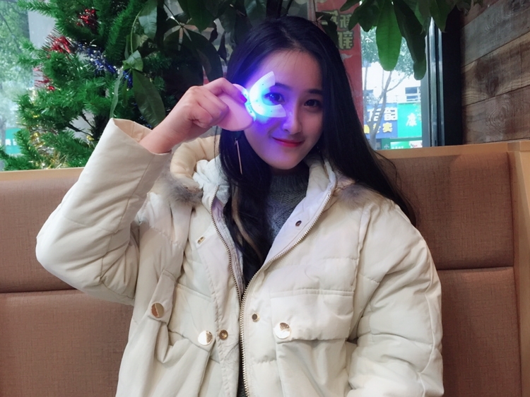 深爱冷光美白全自动电动牙刷 新一代美牙仪的升级版