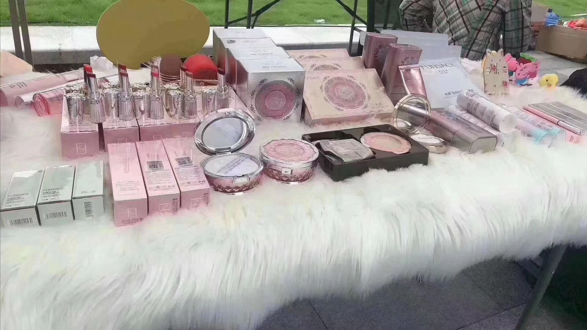 粉瑟全网最火护肤品 一款不含任何铅汞的护肤彩妆