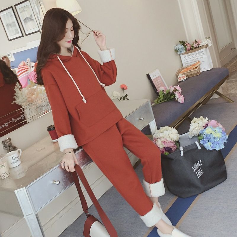 鬼瑜服装店招代理 主营精品潮流女装