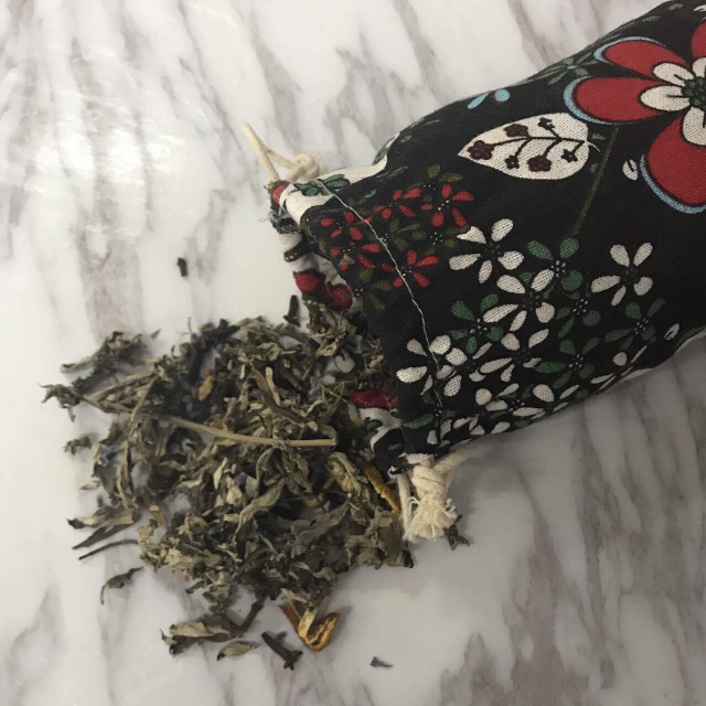 纯中药驱蚊包 超级受欢迎 云南民族特色