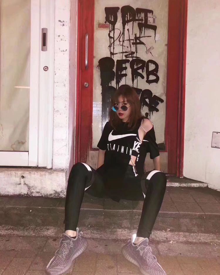 各种奢侈品潮牌复刻，市场顶级版本！主营男女装，鞋帽，包包！
