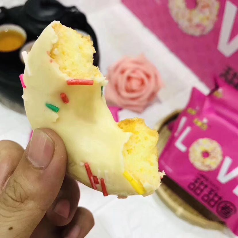 爆款网红零食网批，一手货源，全网最低价，支持一件代发