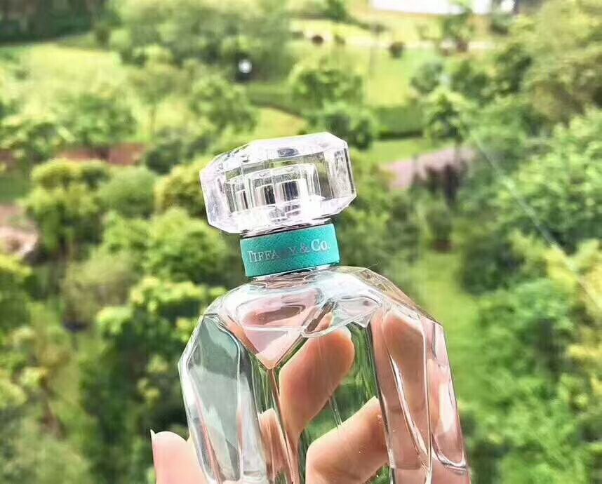招代理，只需199可代理名牌口红，鞋子，百货，护肤