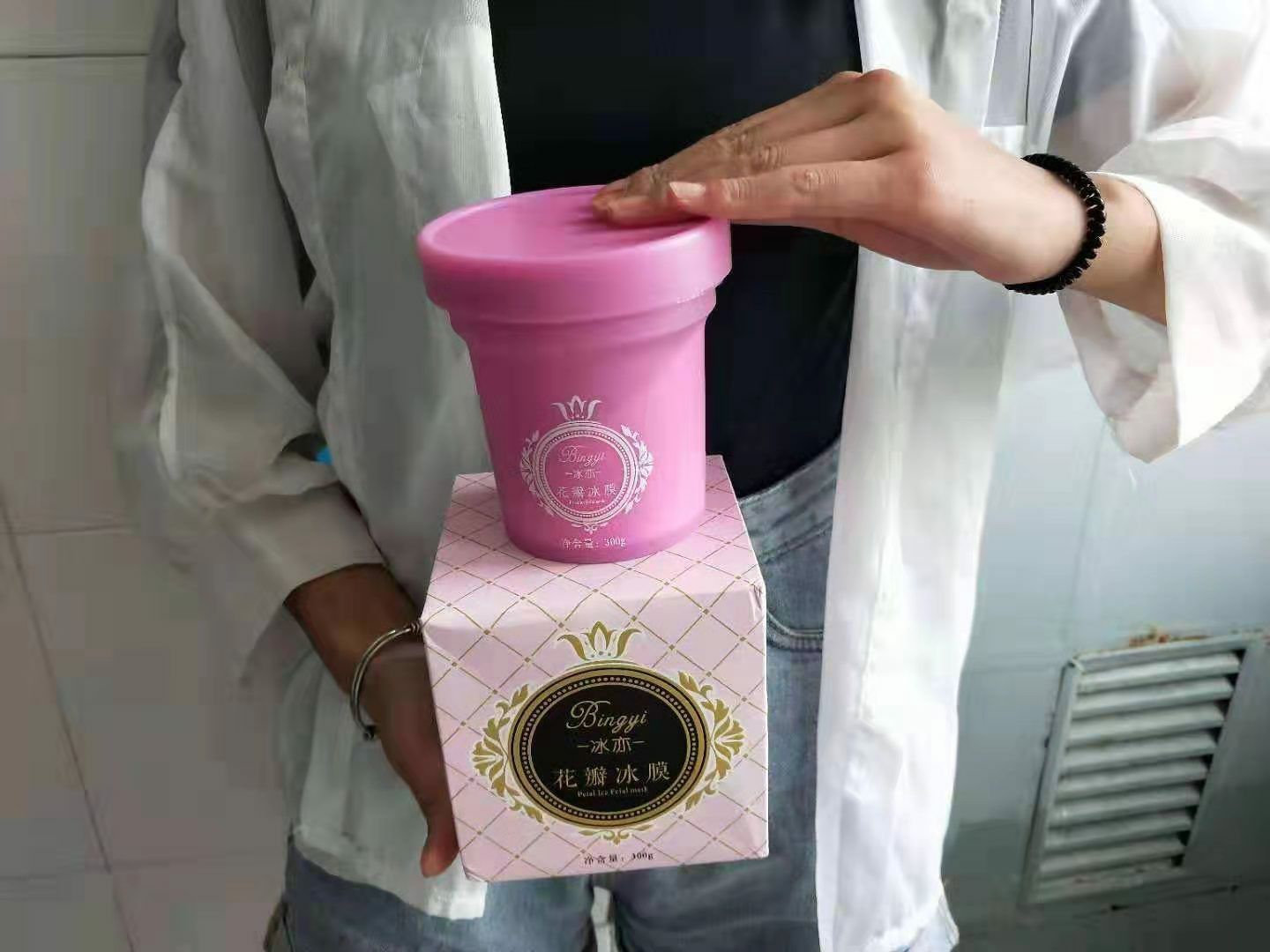 花瓣面膜招代理 淡斑的同时 还能补水