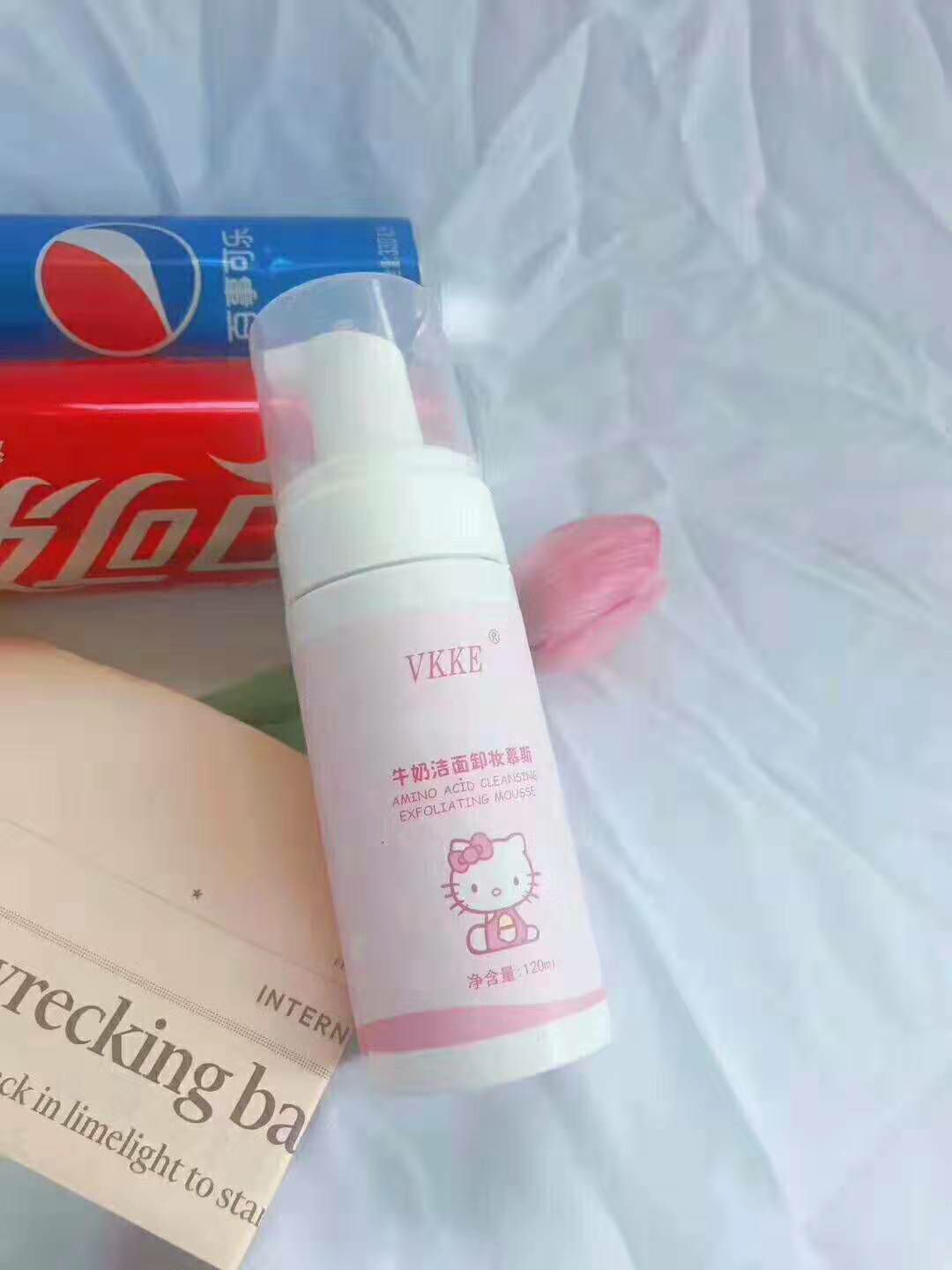 WKKE牛奶洁面慕斯