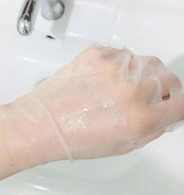 水光蜗牛原液蚕丝隐形面膜 蕴含丰富的蜗牛提取液精华