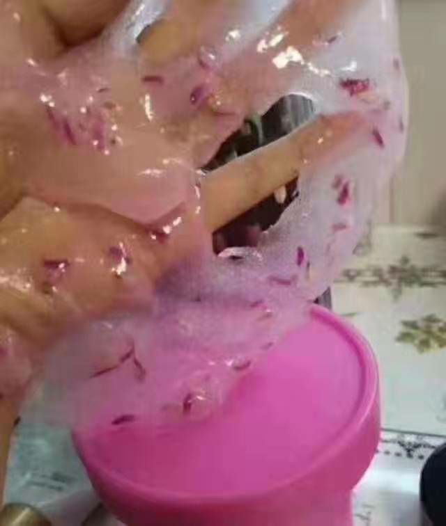 保湿，嫩肤，透明壮，美白补水，活血，促进皮肤新陈代谢，紧致肌